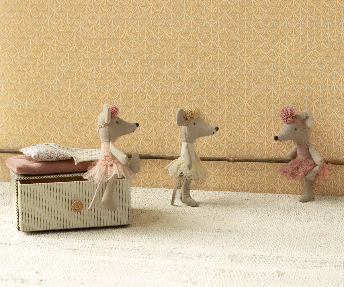Maileg Ballerina Mouse, Little Sister - Off White - Caitly
