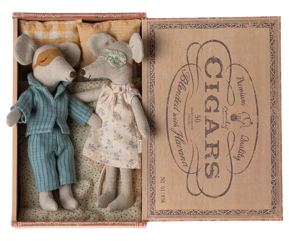 Maileg Mum & Dad in Cigar Box - Caitly