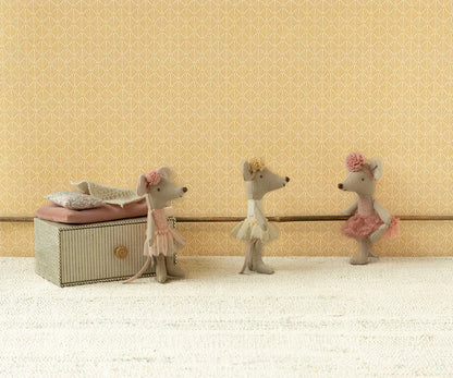 Dancing Mouse in Daybed, Little Sister - Caitly