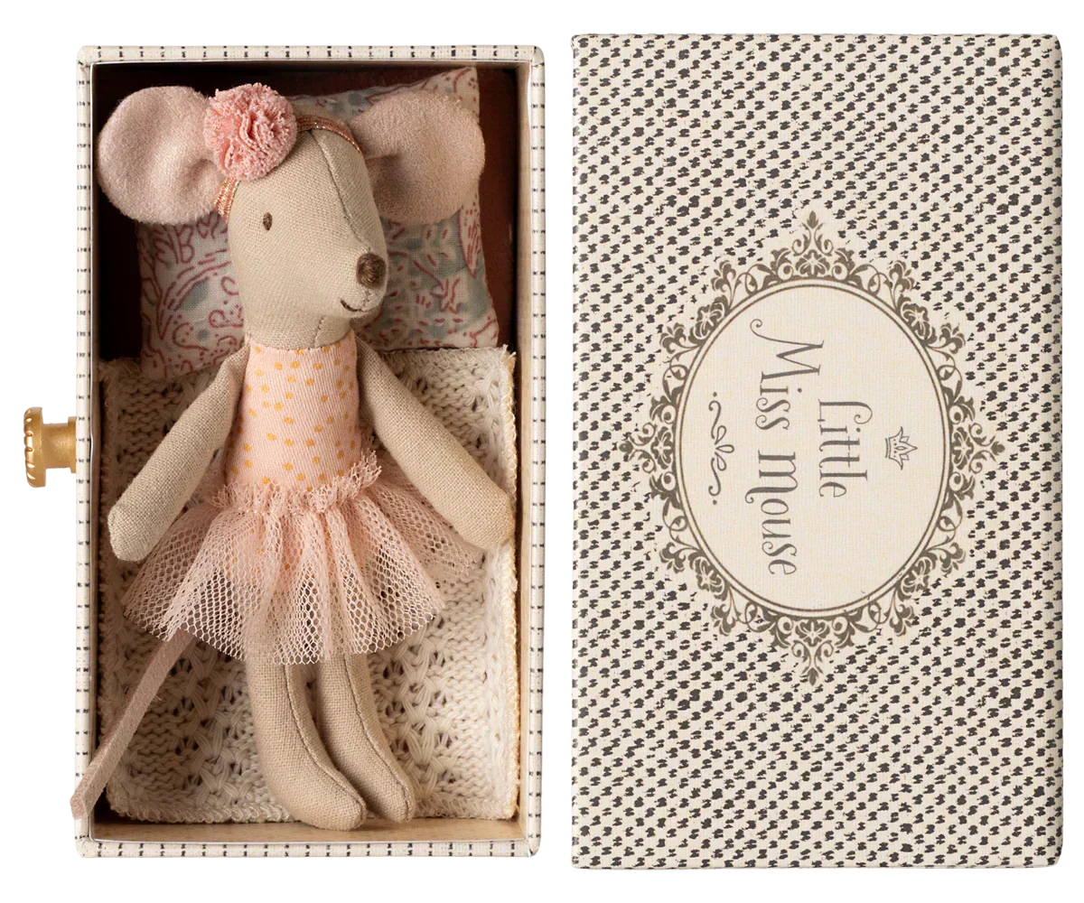 Dancing Mouse in Daybed, Little Sister - Caitly