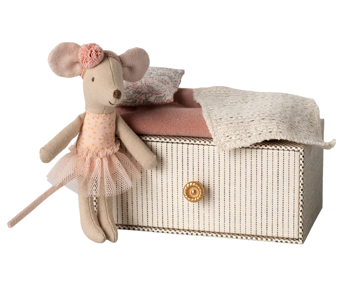 Dancing Mouse in Daybed, Little Sister - Caitly