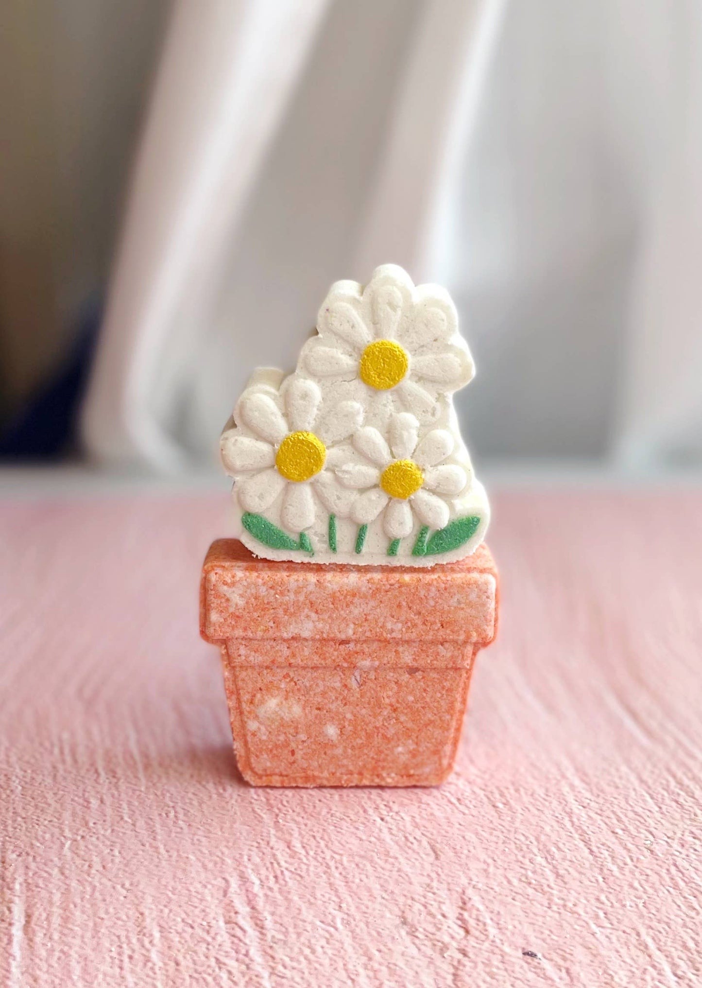 Pot of Daisies Bath Bomb - Caitly