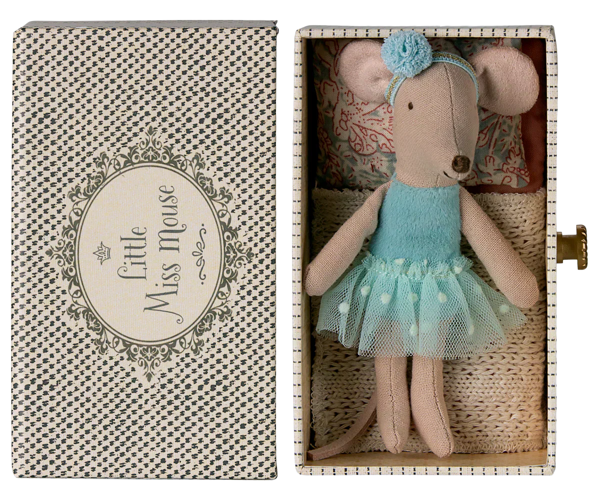 Maileg Dance mouse in daybed, Little sister - Blue - Caitly