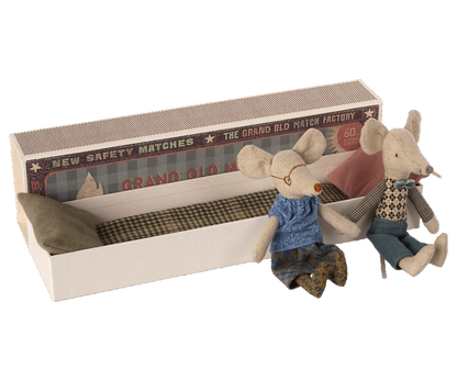 Grandma & Grandpa Mouse in Matchbox - Caitly